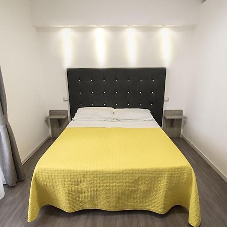 Donna Luisa Bed & Breakfast Наполи Екстериор снимка