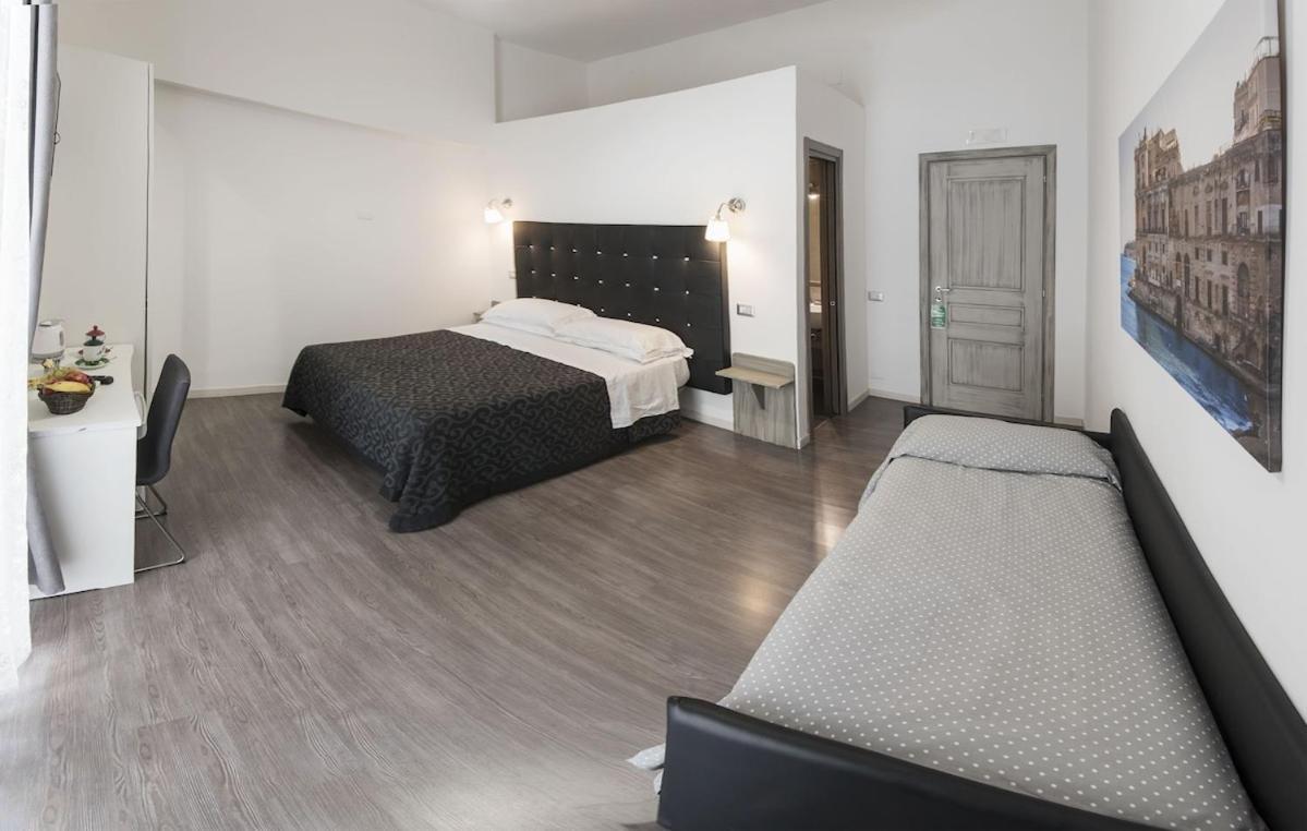 Donna Luisa Bed & Breakfast Наполи Екстериор снимка